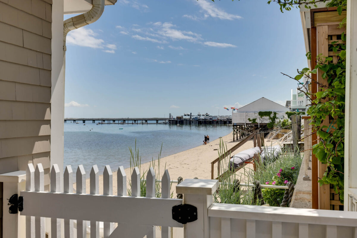 dyers-beach-house-provincetown-cape-cod-exterior-6