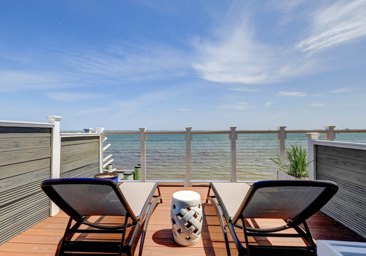dyers-beach-house-provincetown-cape-cod-room-1b