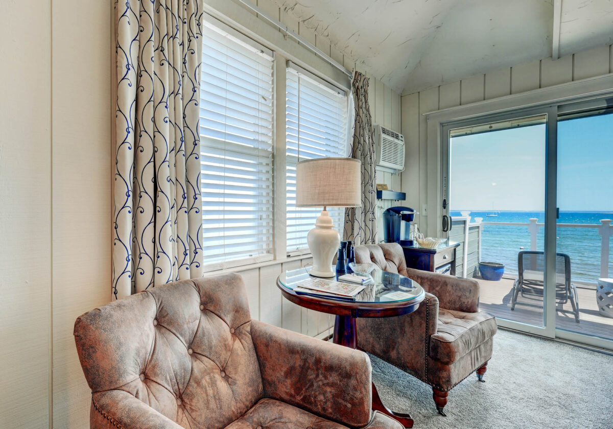 dyers-beach-house-provincetown-cape-cod-room-1g