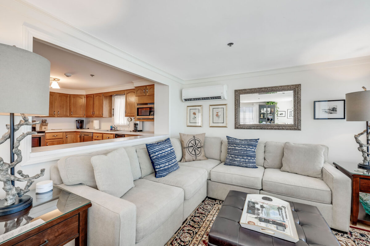 dyers-beach-house-waterfront-apartment-provincetown-cape-cod-room-g